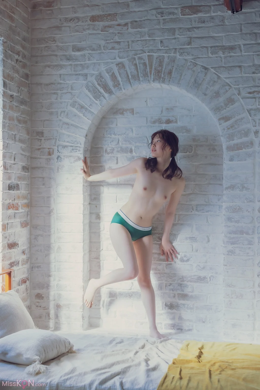 [JP] Mio Ishikawa (石川澪): FRIDAYデジタル写真集 Candy Pink Vol.3 100ページ超豪華版 (131 photos) – Page 4