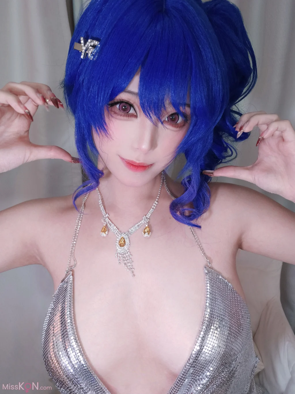 Coser@蜜汁猫裘: 碧蓝航线 圣路易斯礼服自拍 (16 photos + 1 video)