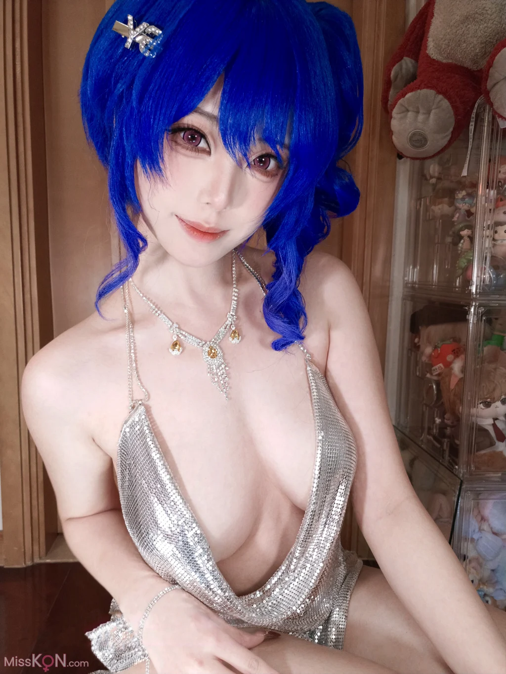 Coser@蜜汁猫裘: 碧蓝航线 圣路易斯礼服自拍 (16 photos + 1 video)