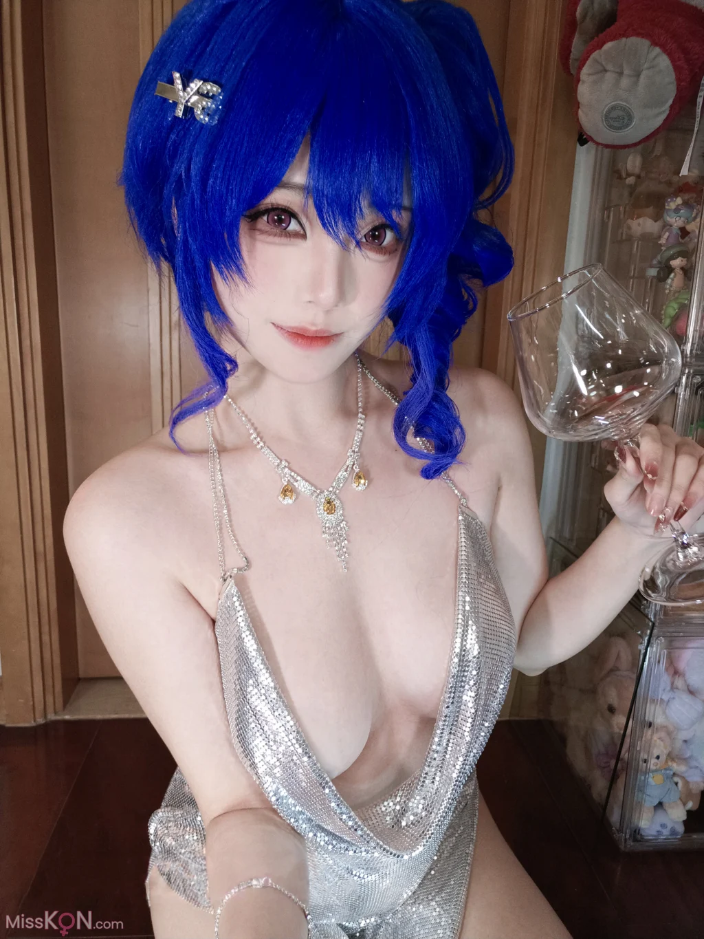 Coser@蜜汁猫裘: 碧蓝航线 圣路易斯礼服自拍 (16 photos + 1 video) – Page 2