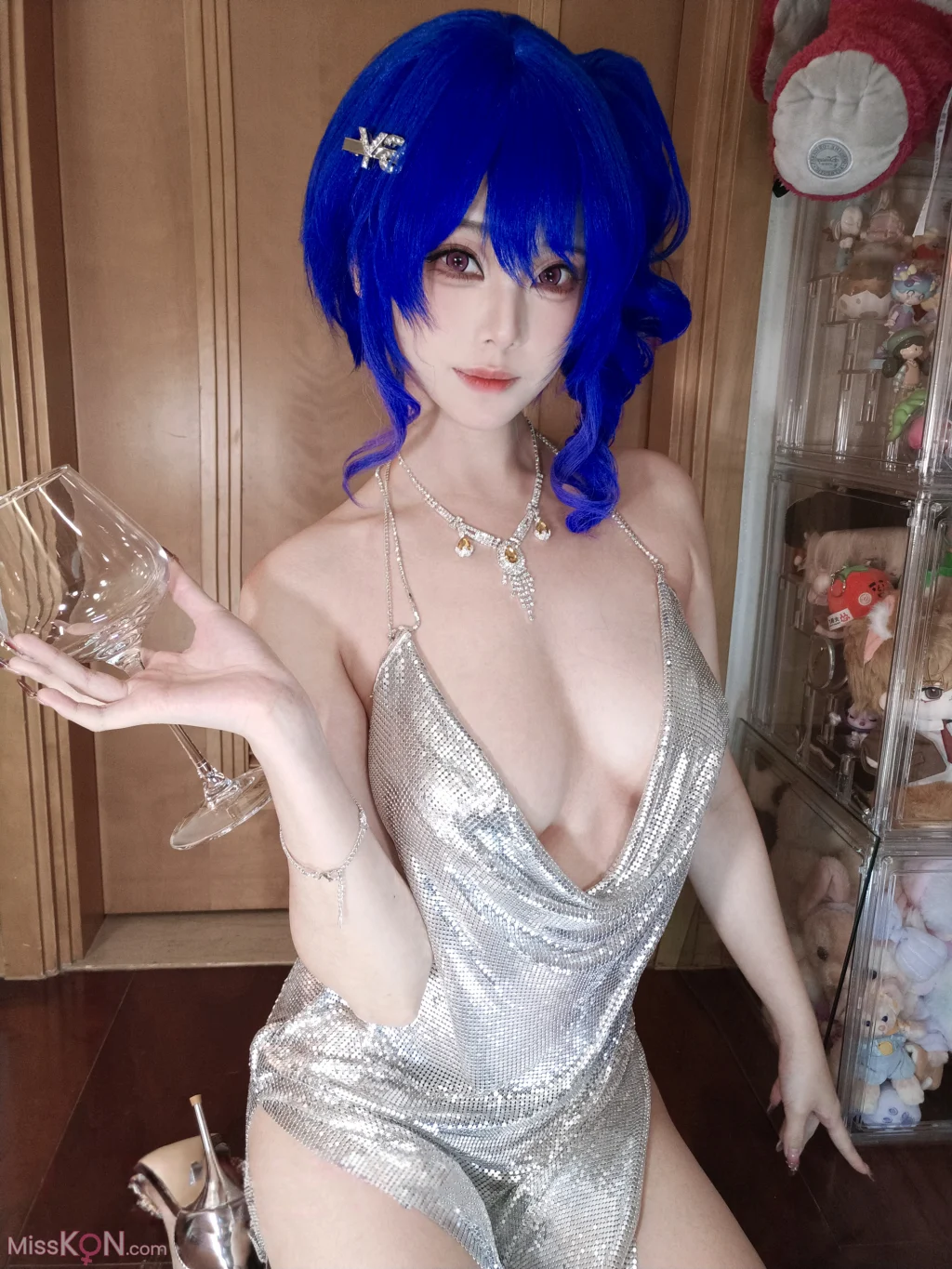 Coser@蜜汁猫裘: 碧蓝航线 圣路易斯礼服自拍 (16 photos + 1 video) – Page 2