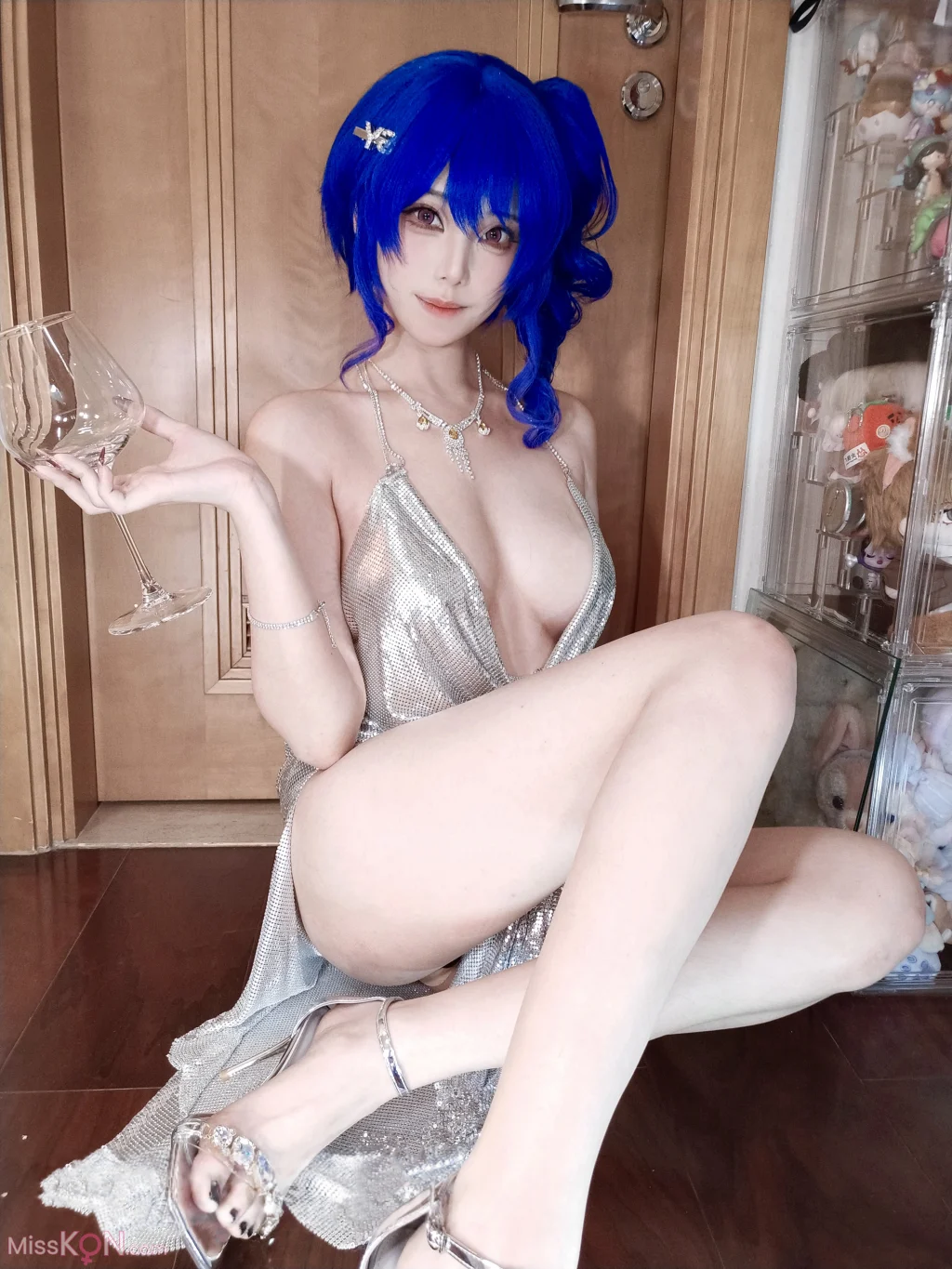 Coser@蜜汁猫裘: 碧蓝航线 圣路易斯礼服自拍 (16 photos + 1 video) – Page 2