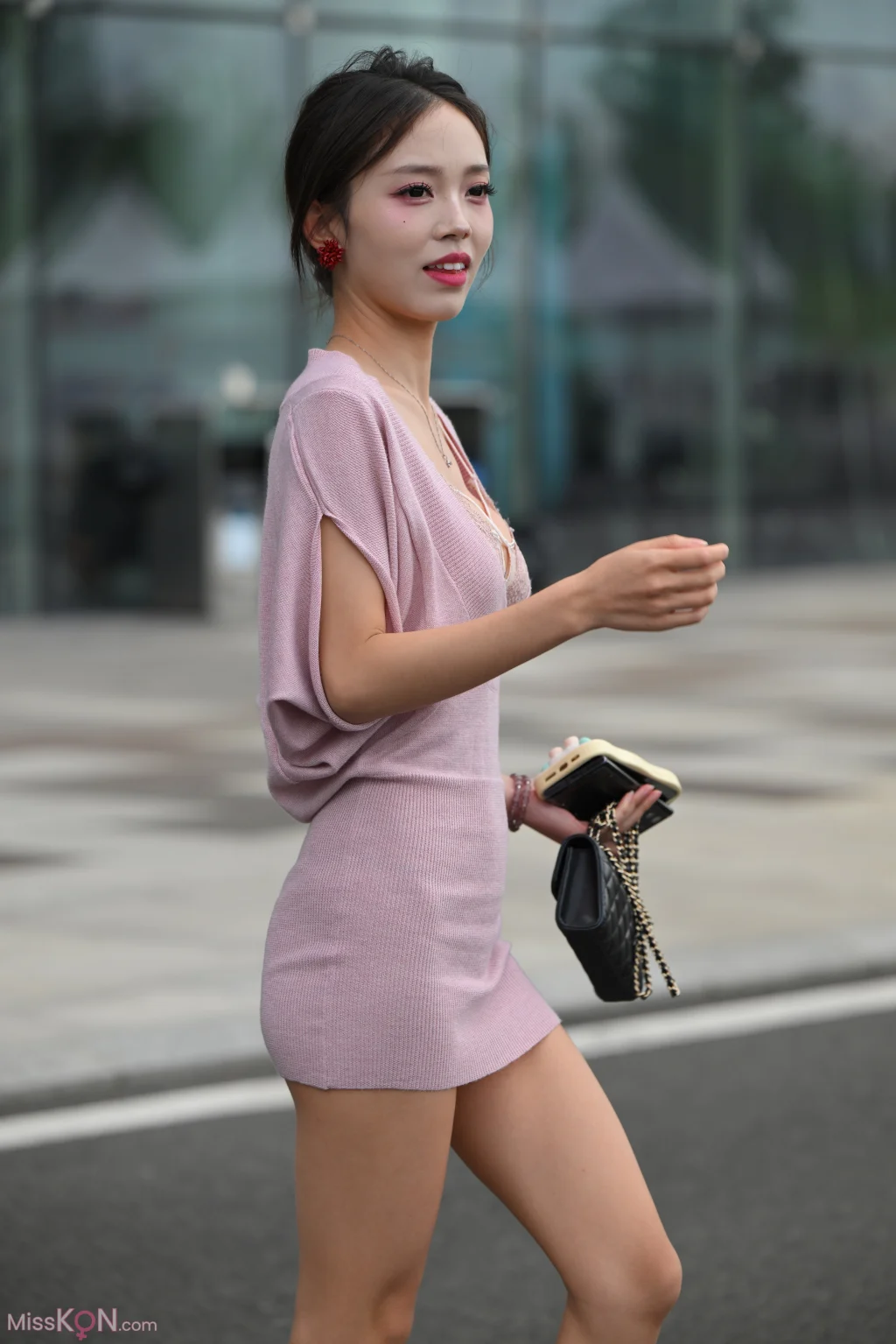[精选街拍作品] No.5011: 性感小姐姐 (82 photos)