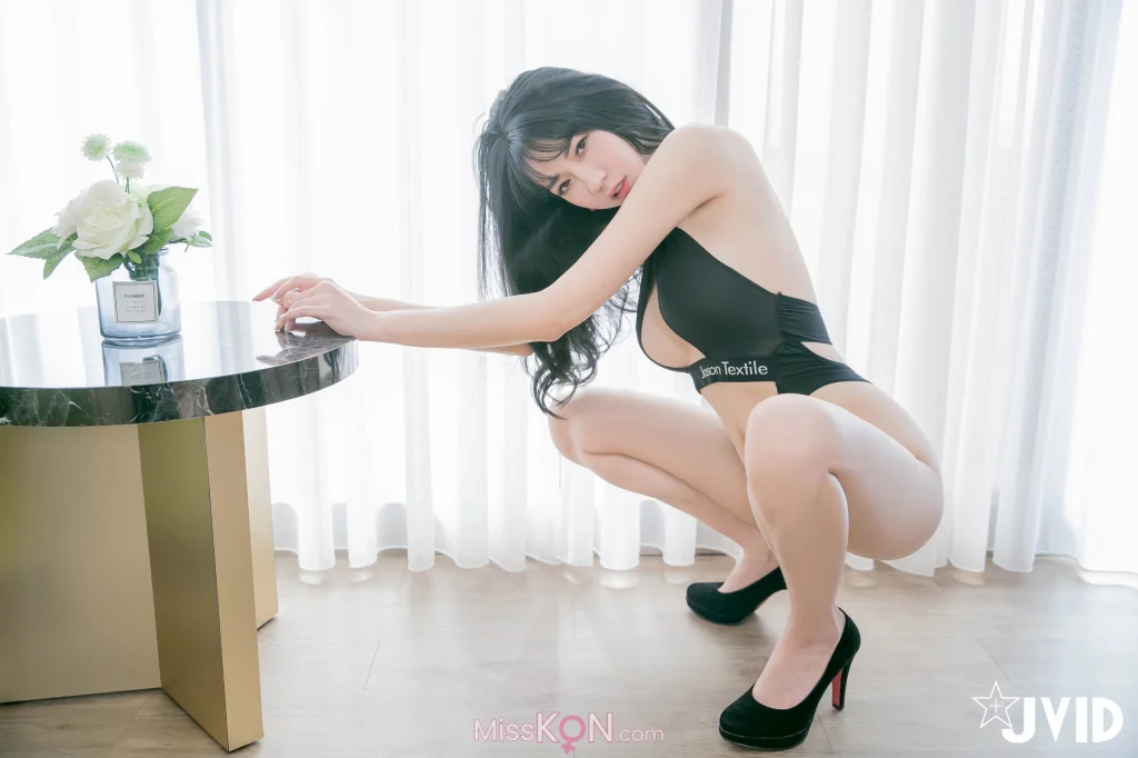[JVID] 媛媛:【最強腦殺】G-cup 媛媛 迷人巨乳賽車女郎 尺度大開挑逗你上床！ (117 photos + 1 video)