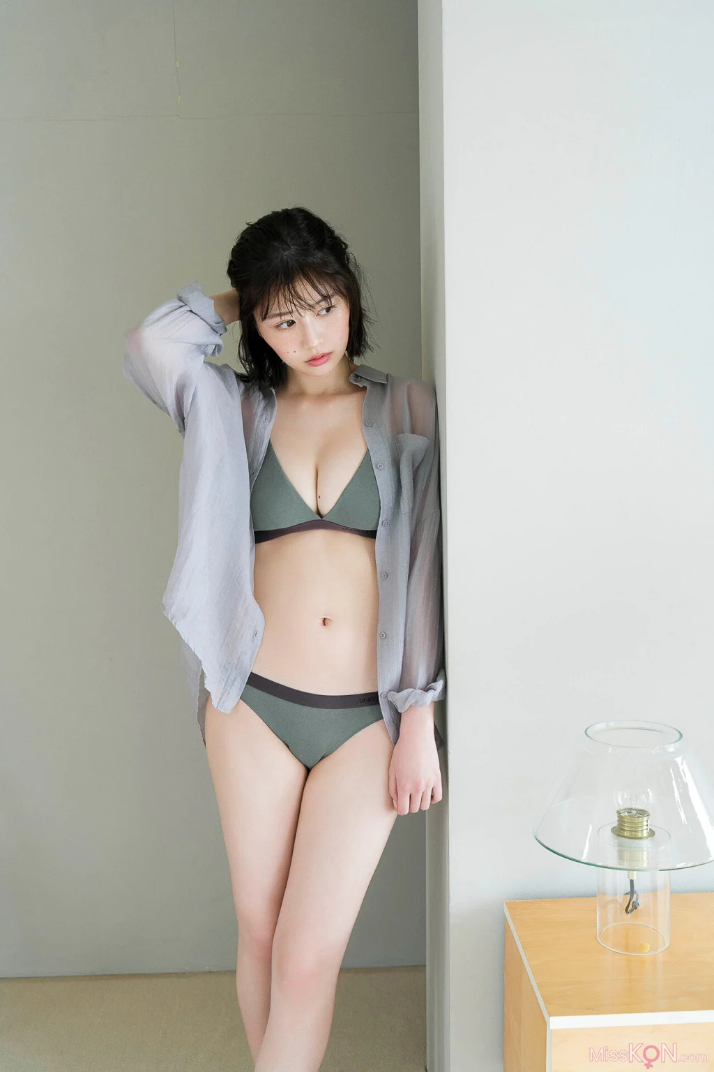 [JP] Yuzuha Saeki (冴木柚葉): FLASHデジタル写真集 Lumiere (83 photos)