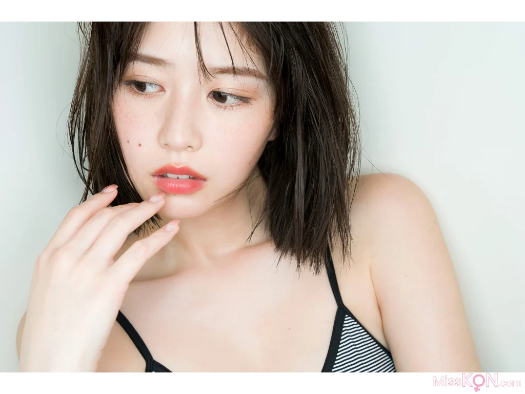 [JP] Yuzuha Saeki (冴木柚葉): FLASHデジタル写真集 Lumiere (83 photos) – Page 2