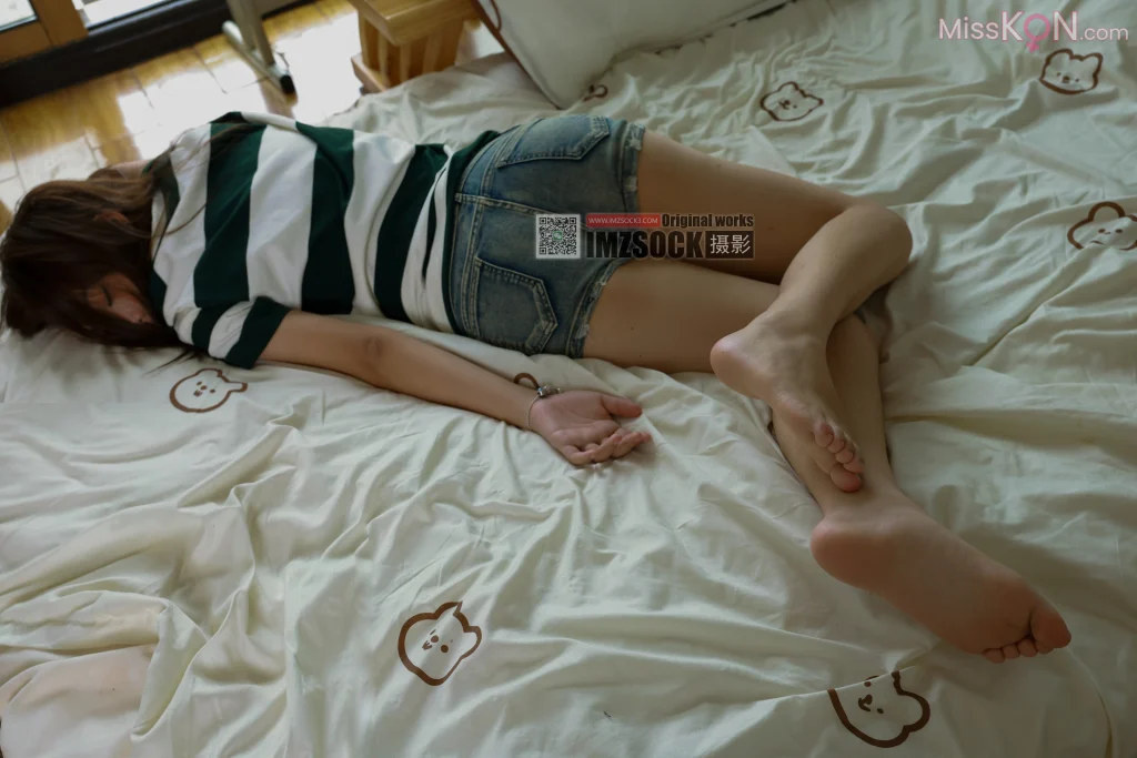 [MZSOCK爱美足] No.352: 雨萌 (106 photos + 1 video) – Page 2