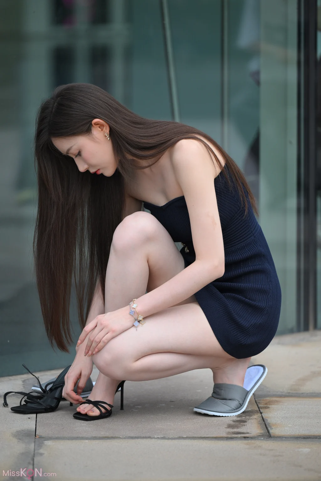[精选街拍作品] No.5017: 美腿美足网红敏敏 (220 photos) – Page 2