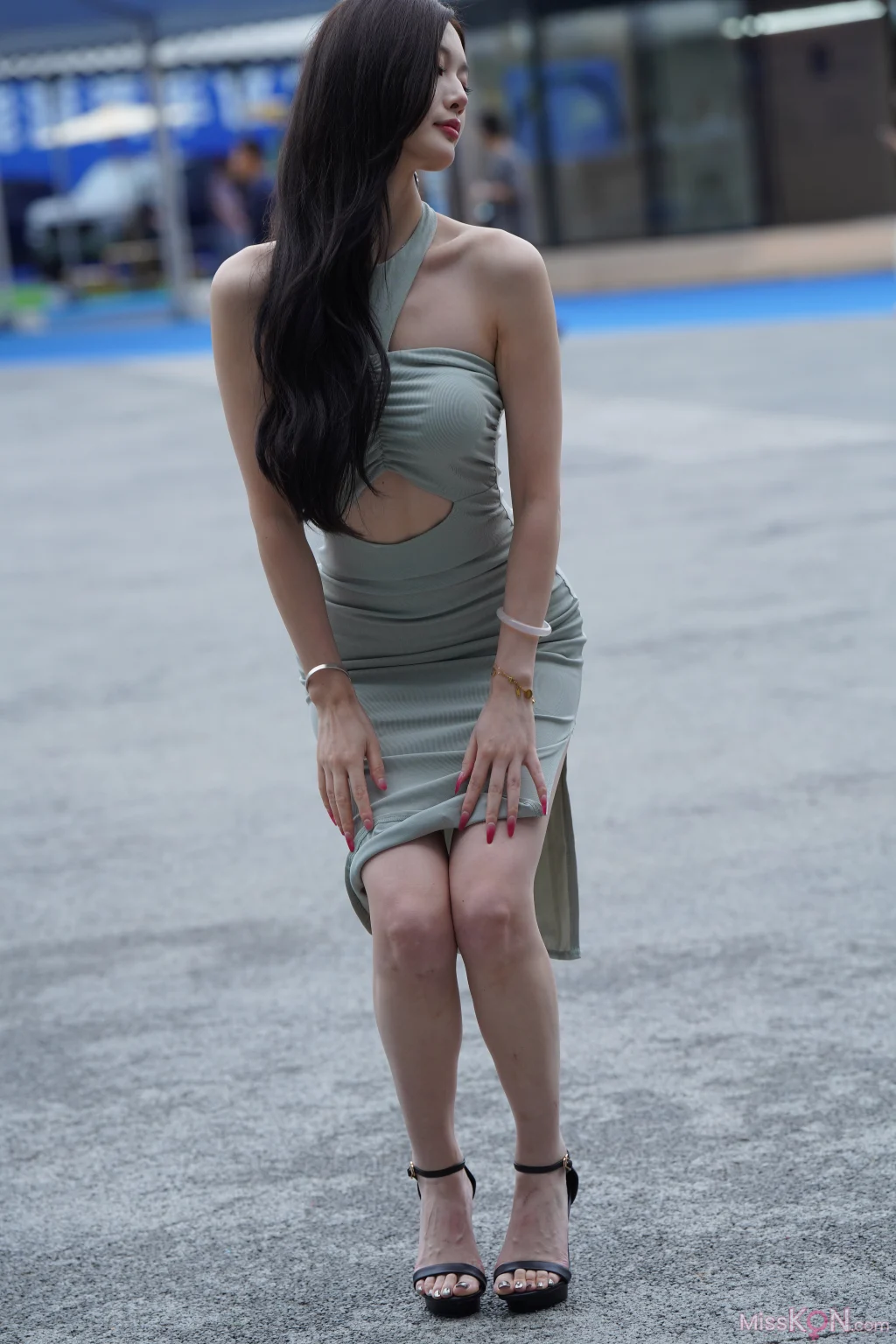 [精选街拍作品] No.5020: 妩媚长裙女子 (171 photos)