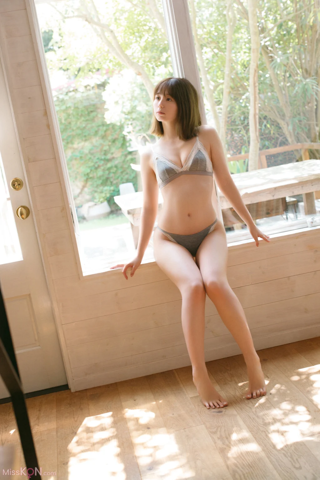 [JP] Rina Koike (小池里奈): FRIDAYデジタル写真集 これからもずっと。 (112 photos) – Page 2