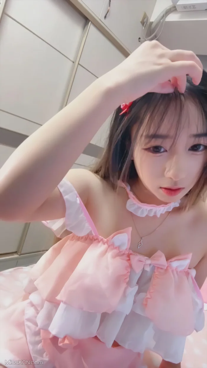 页页: 粉嫩校花 太漂亮了 (34 photos + 4 videos)