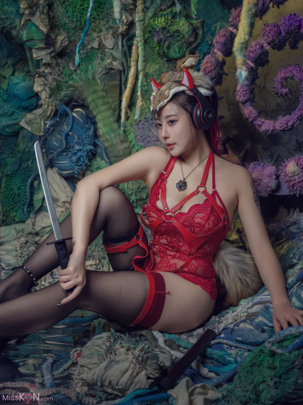 Coser@奈汐酱nice: 猎狼女 (47 photos + 1 video)