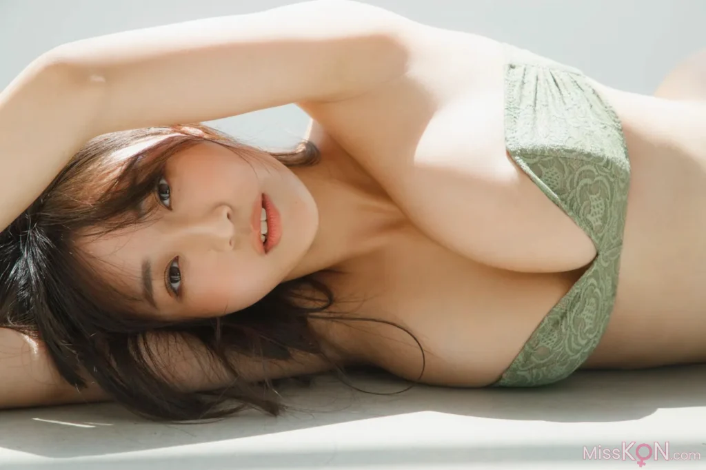 [JP] Aoi Mizobata (溝端葵): FRIDAY Monthly Girl 052 完全未発表100カット (112 photos + 1 video) – Page 2