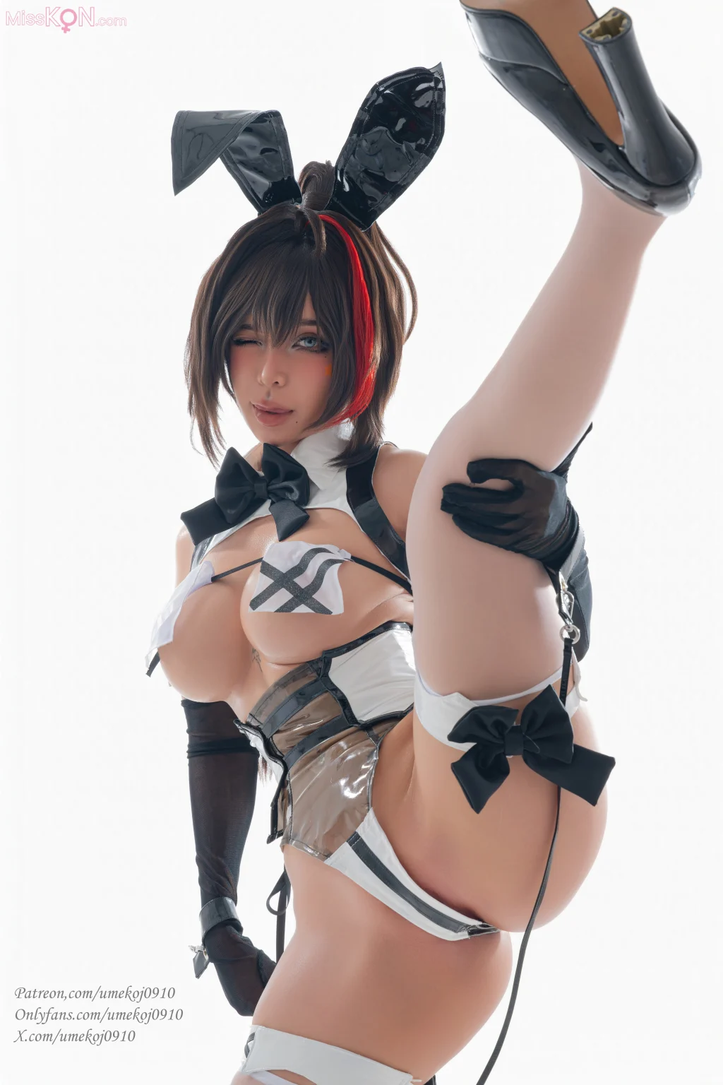 Coser@UmekoJ: Bay Radiant Rabbit NIKKE (86 photos + 6 videos)