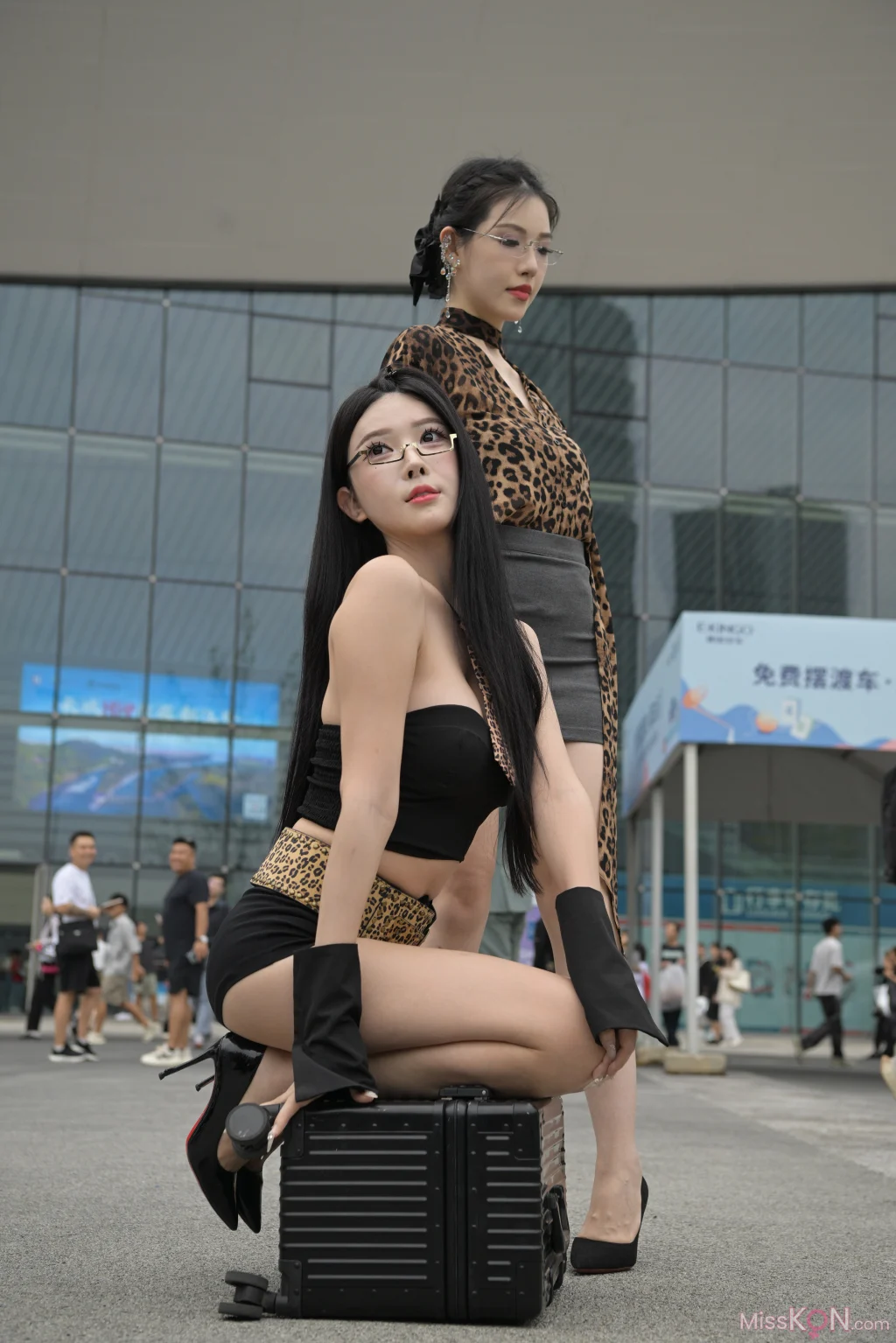 [精选街拍作品] No.5028: 长腿豹纹超模 (215 photos) – Page 2