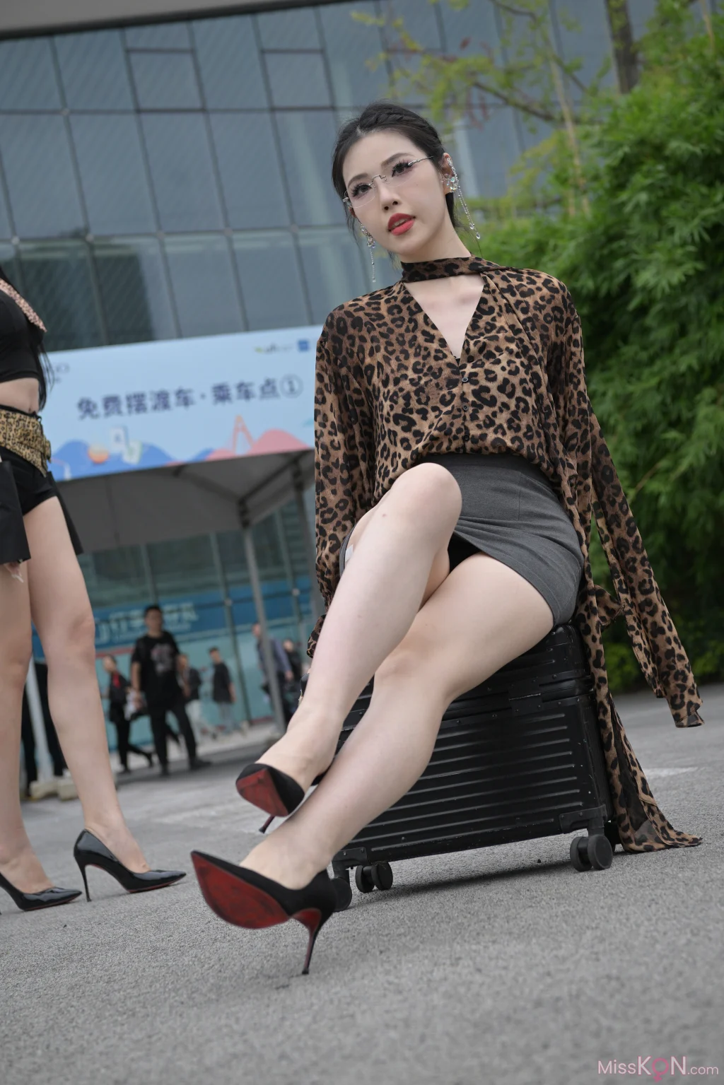 [精选街拍作品] No.5028: 长腿豹纹超模 (215 photos) – Page 2