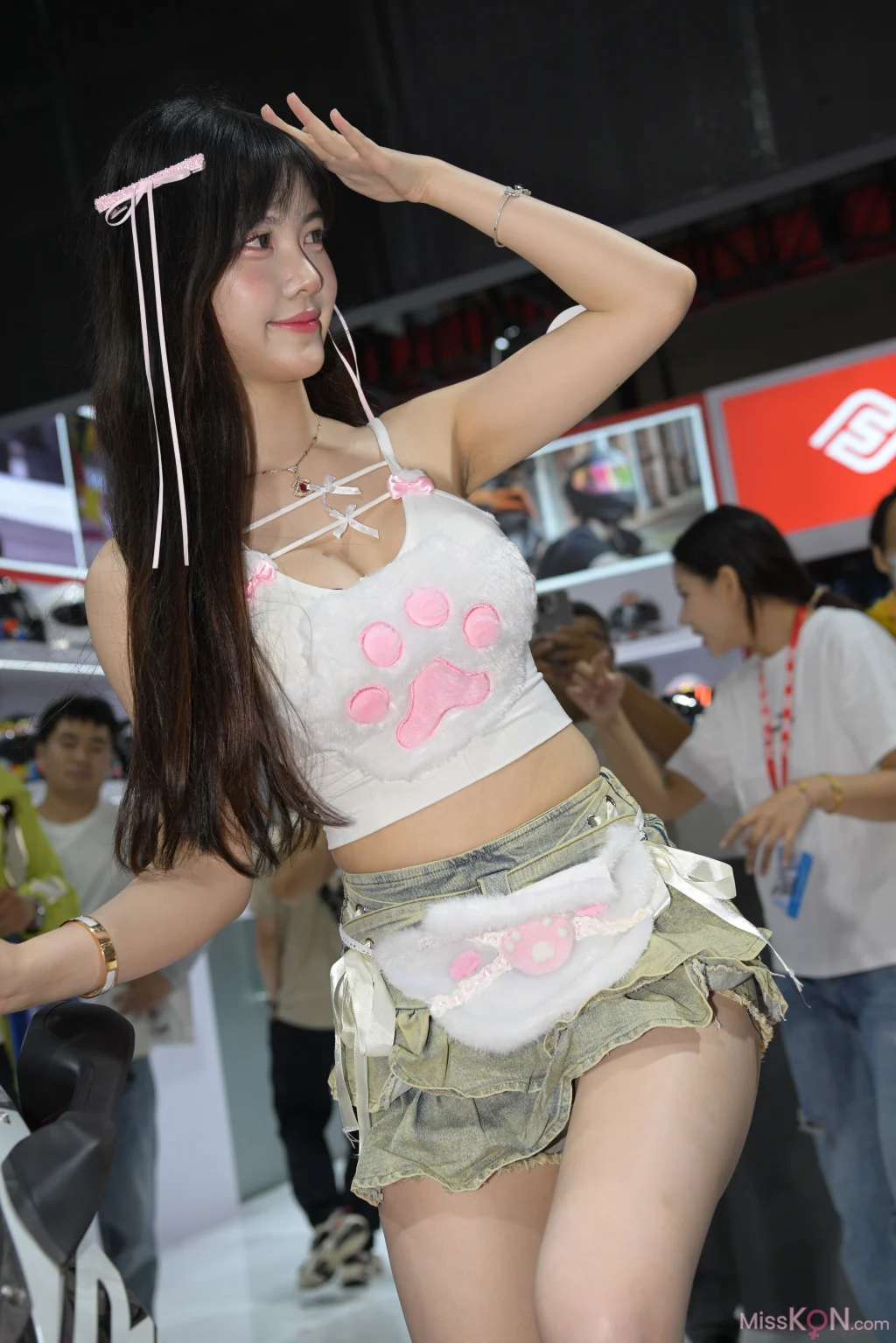 [精选街拍作品] No.5029: 美腿克罗拉 (201 photos) – Page 2
