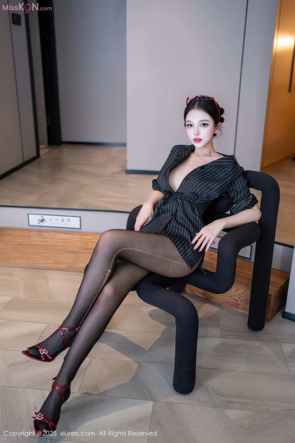 XIUREN No.11160: 诺诺子 (77 photos)