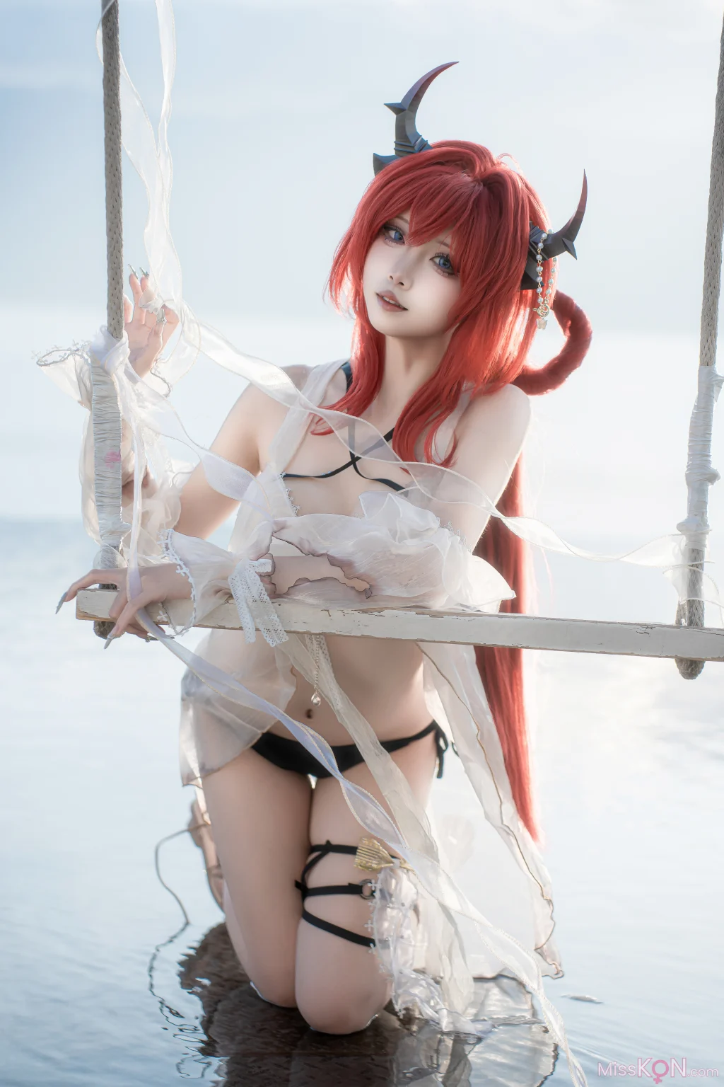 Coser@纸悦Etsu_ko: 明日方舟 史尔特尔 泳装 (37 photos)