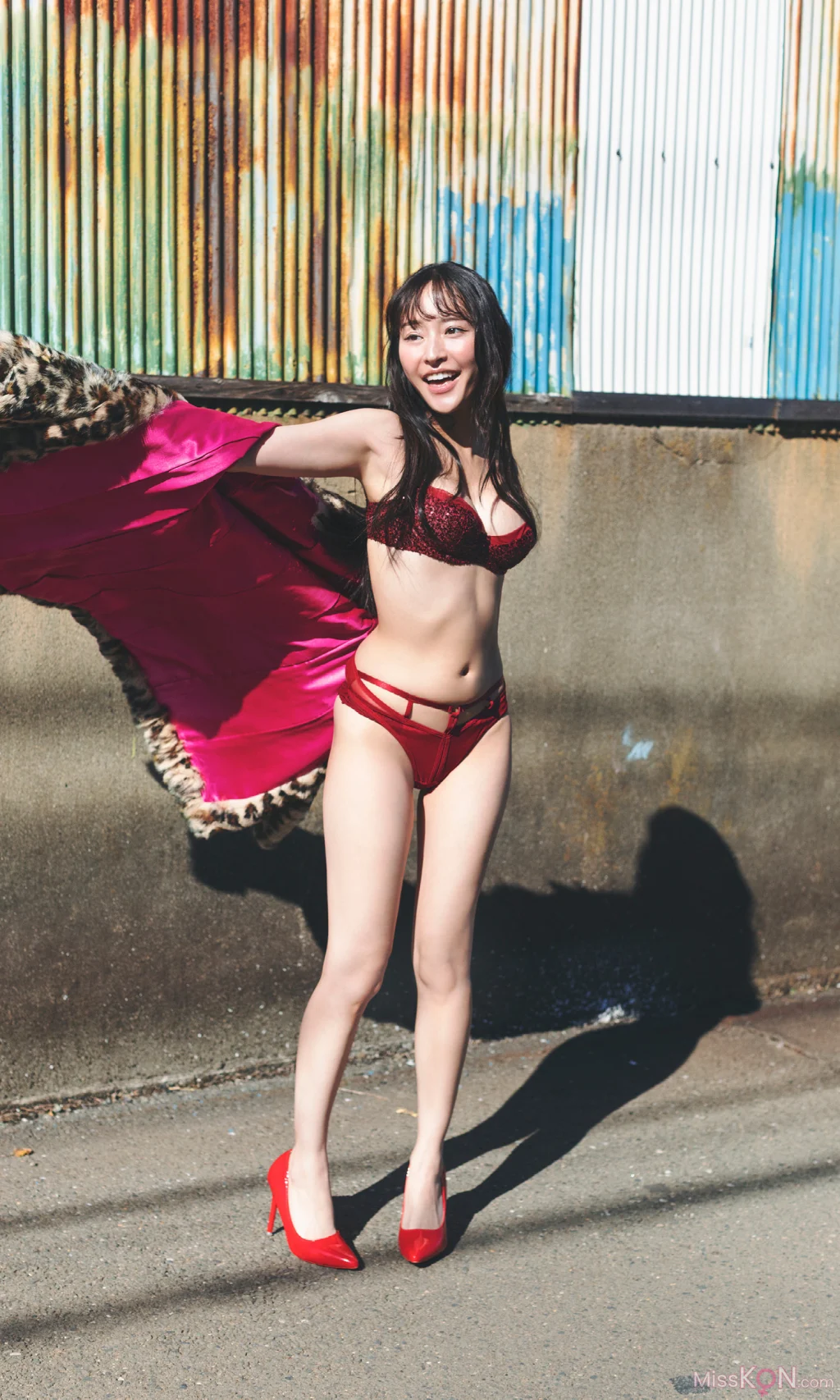 [JP] Kanami Takasaki (高崎かなみ):【デジタル限定】写真集「ヤバすぎるよ、高崎かなみ！」 (週プレ PHOTO BOOK) (69 photos) – Page 2
