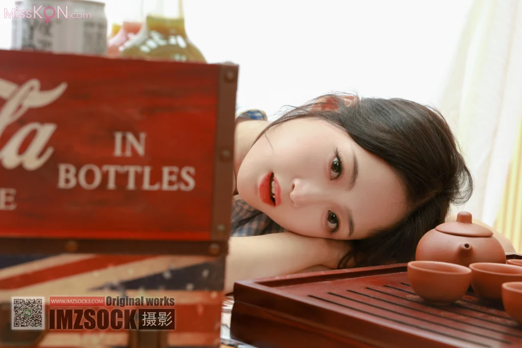 [MZSOCK爱美足] No.354: 梓馨 (111 photos + 1 video)