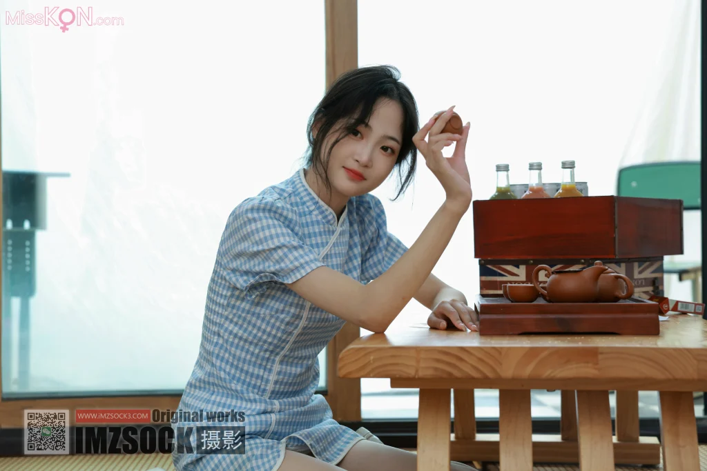 [MZSOCK爱美足] No.354: 梓馨 (111 photos + 1 video)