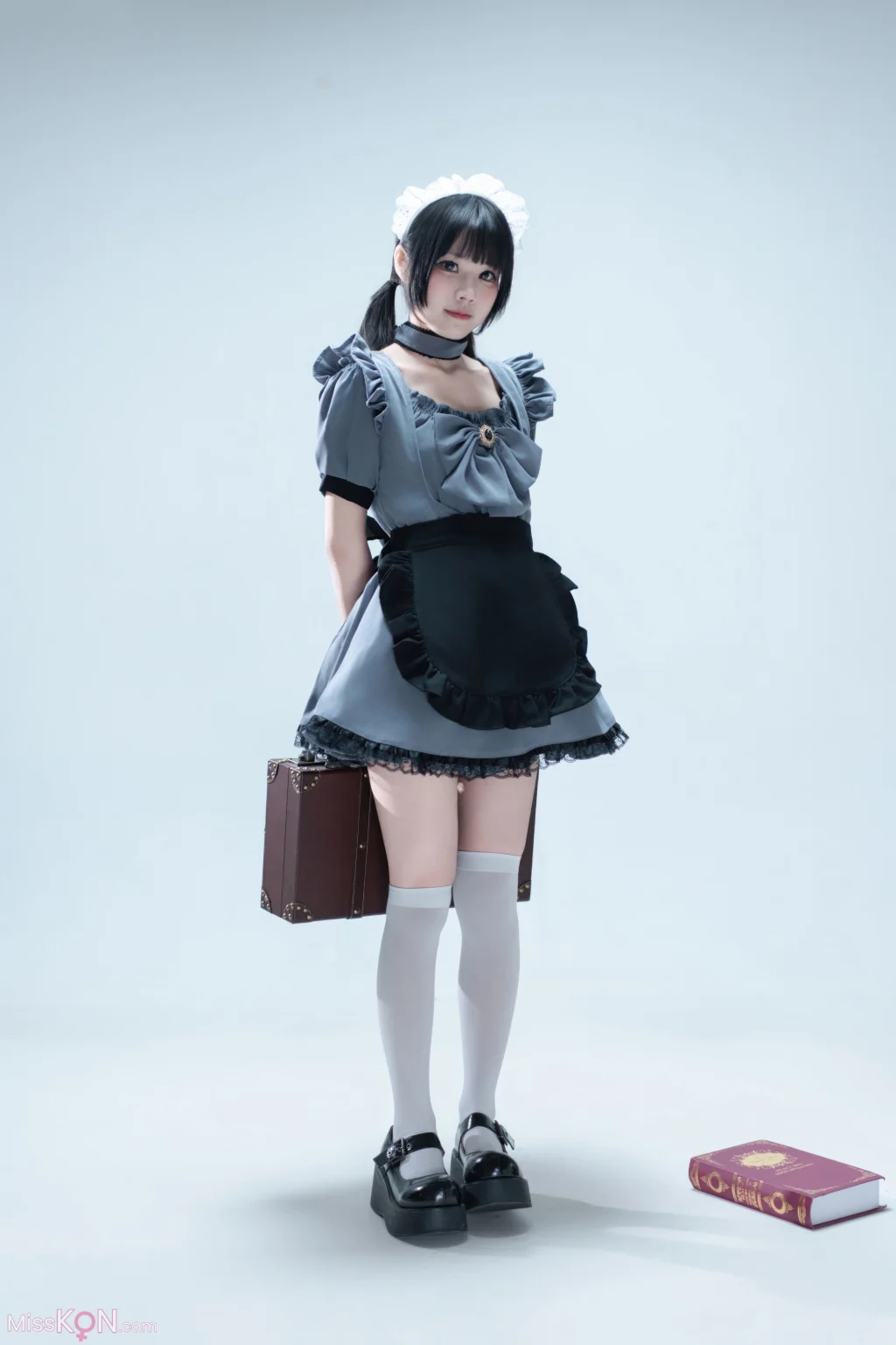 Coser@清水凪: 手提箱与灰色女仆 (80 photos) – Page 2