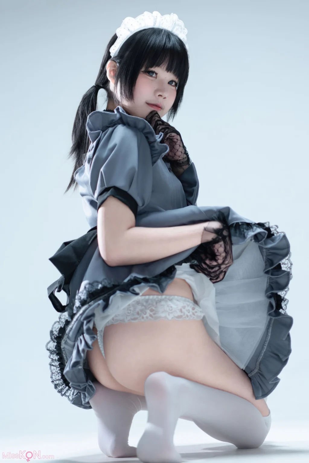 Coser@清水凪: 手提箱与灰色女仆 (80 photos) – Page 3