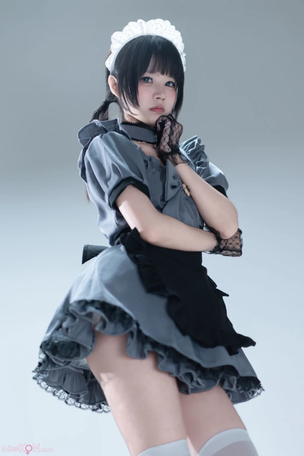 Coser@清水凪: 手提箱与灰色女仆 (80 photos) – Page 3