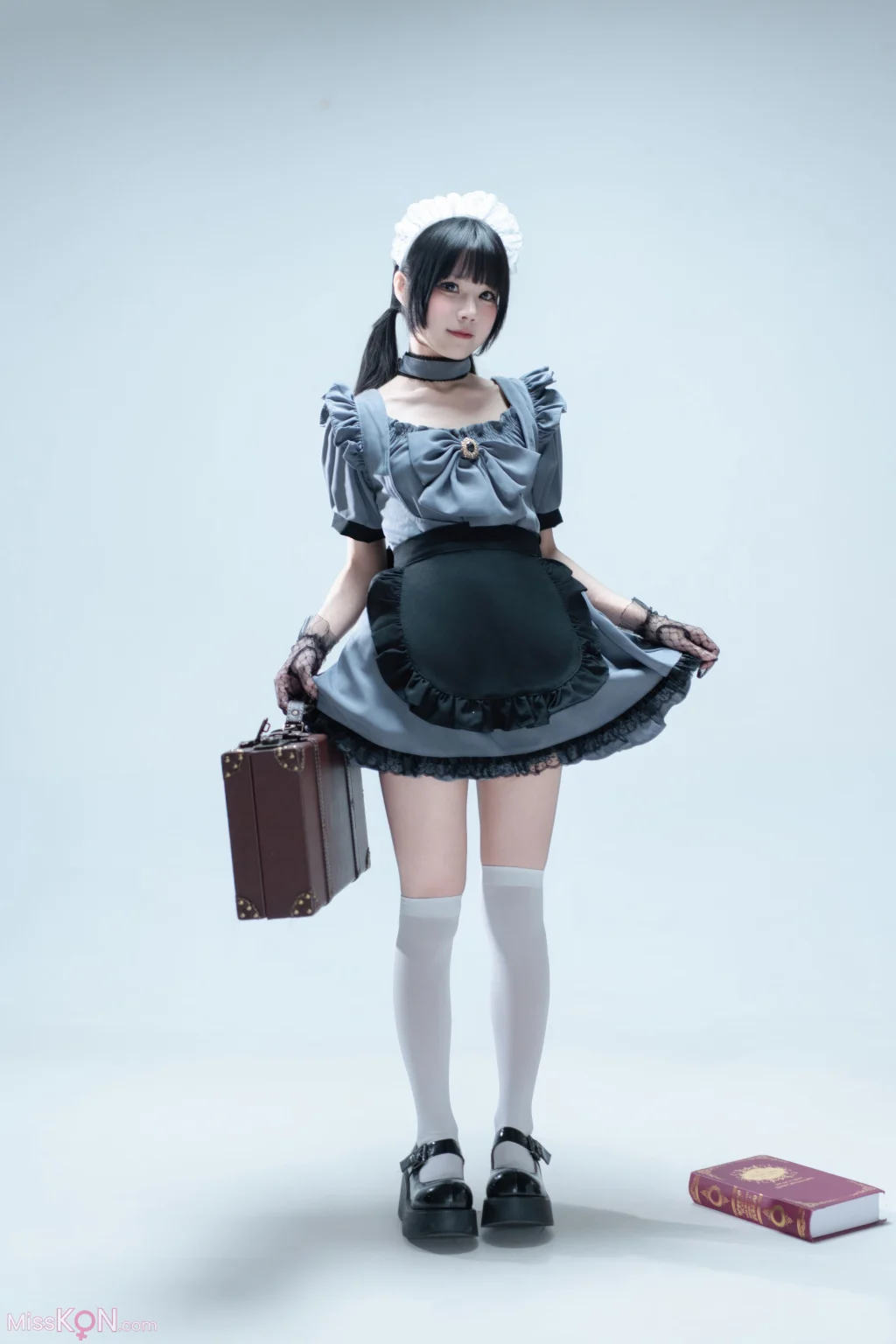 Coser@清水凪: 手提箱与灰色女仆 (80 photos) – Page 3