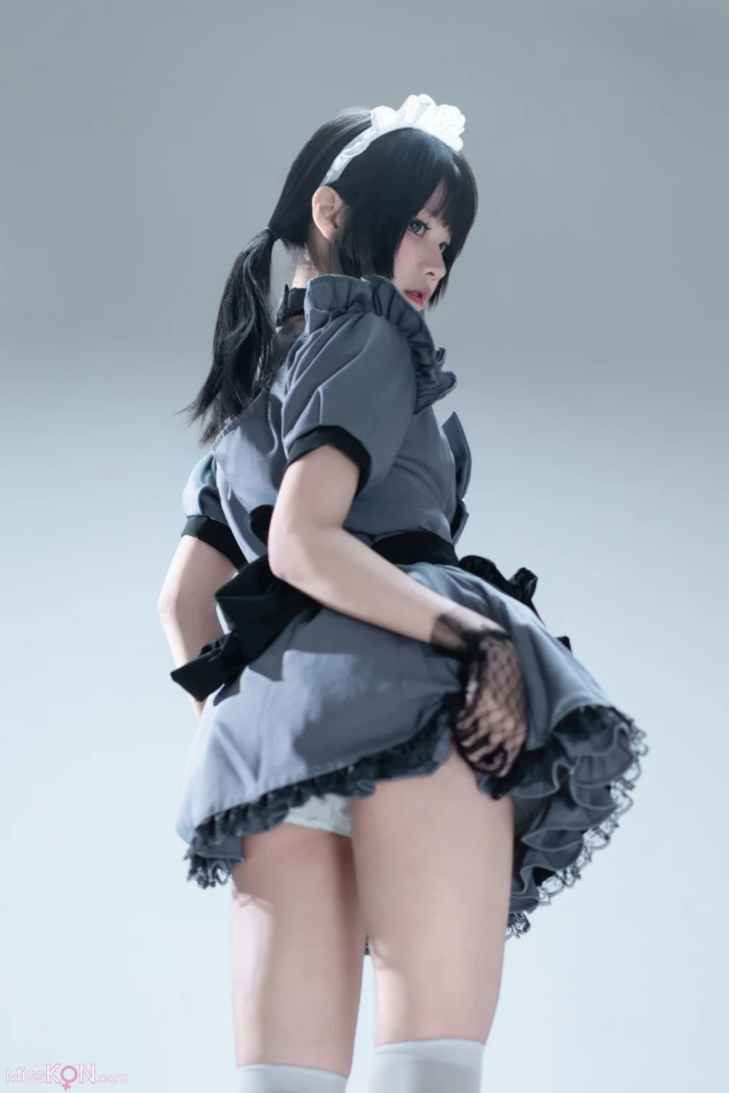 Coser@清水凪: 手提箱与灰色女仆 (80 photos) – Page 3