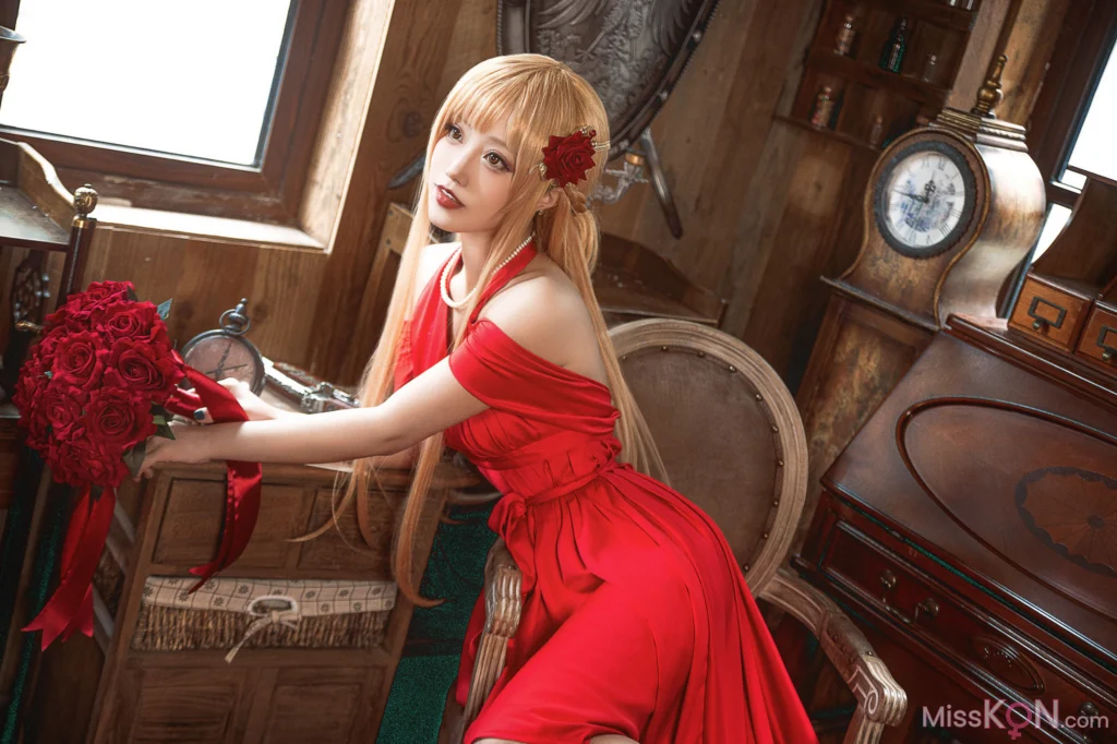 Coser@切切Celia: 刀剑神域 亚丝娜礼服 (28 photos)