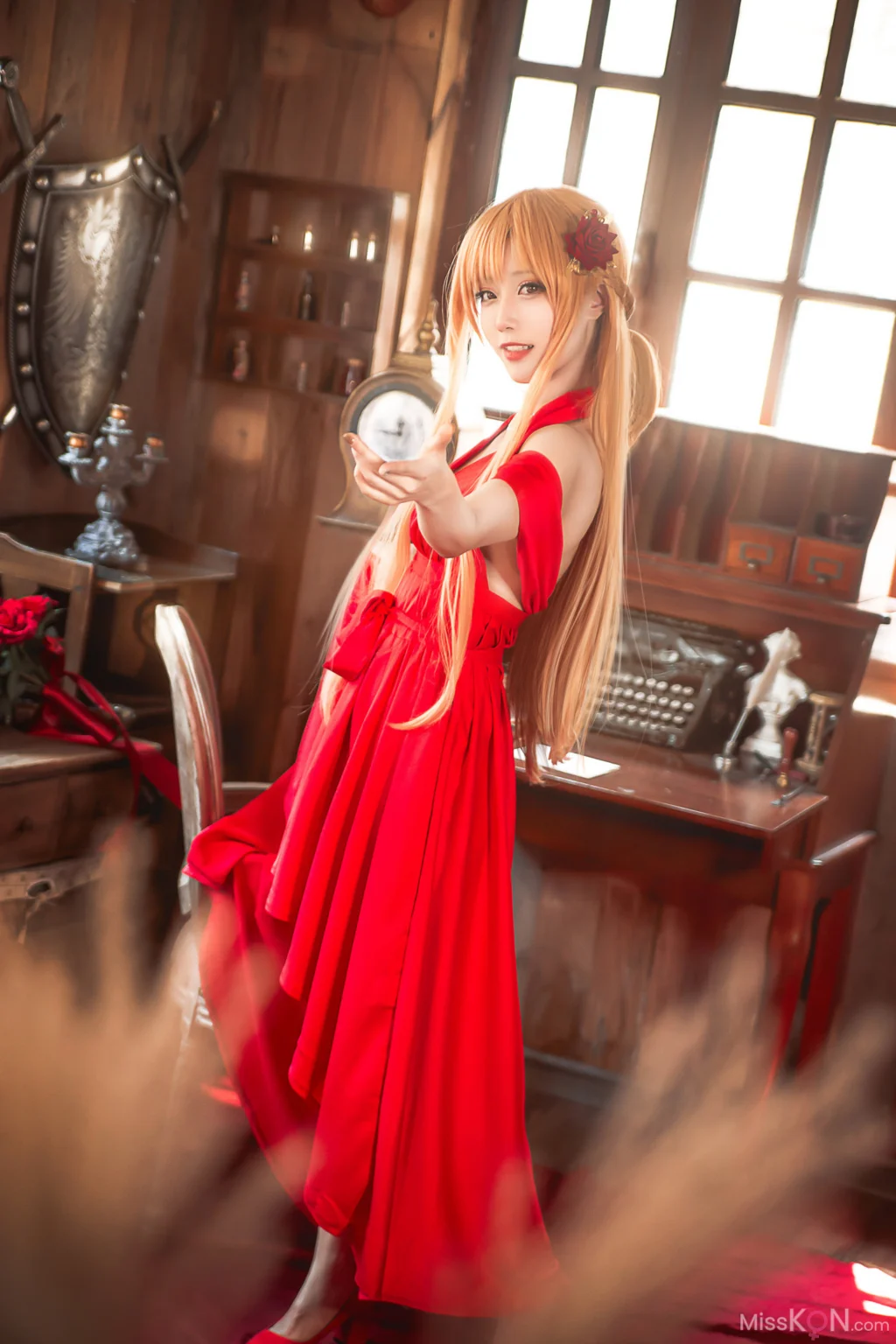 Coser@切切Celia: 刀剑神域 亚丝娜礼服 (28 photos)