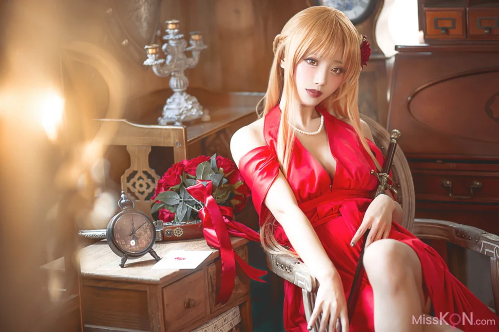 Coser@切切Celia: 刀剑神域 亚丝娜礼服 (28 photos)