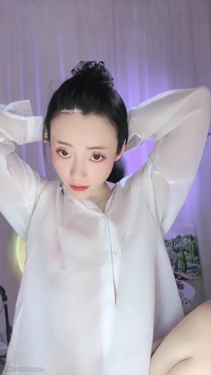 宝格美: 很有气质的熟女御姐 下海福利 (20 photos + 3 videos)