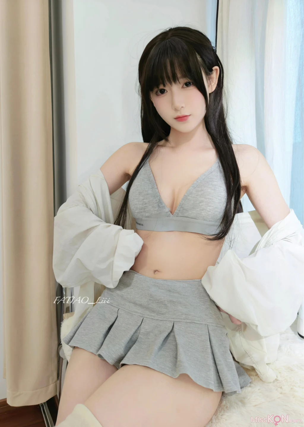 Coser@发条少女 (迷之呆梨): 超短短裙 (18 photos + 1 video)