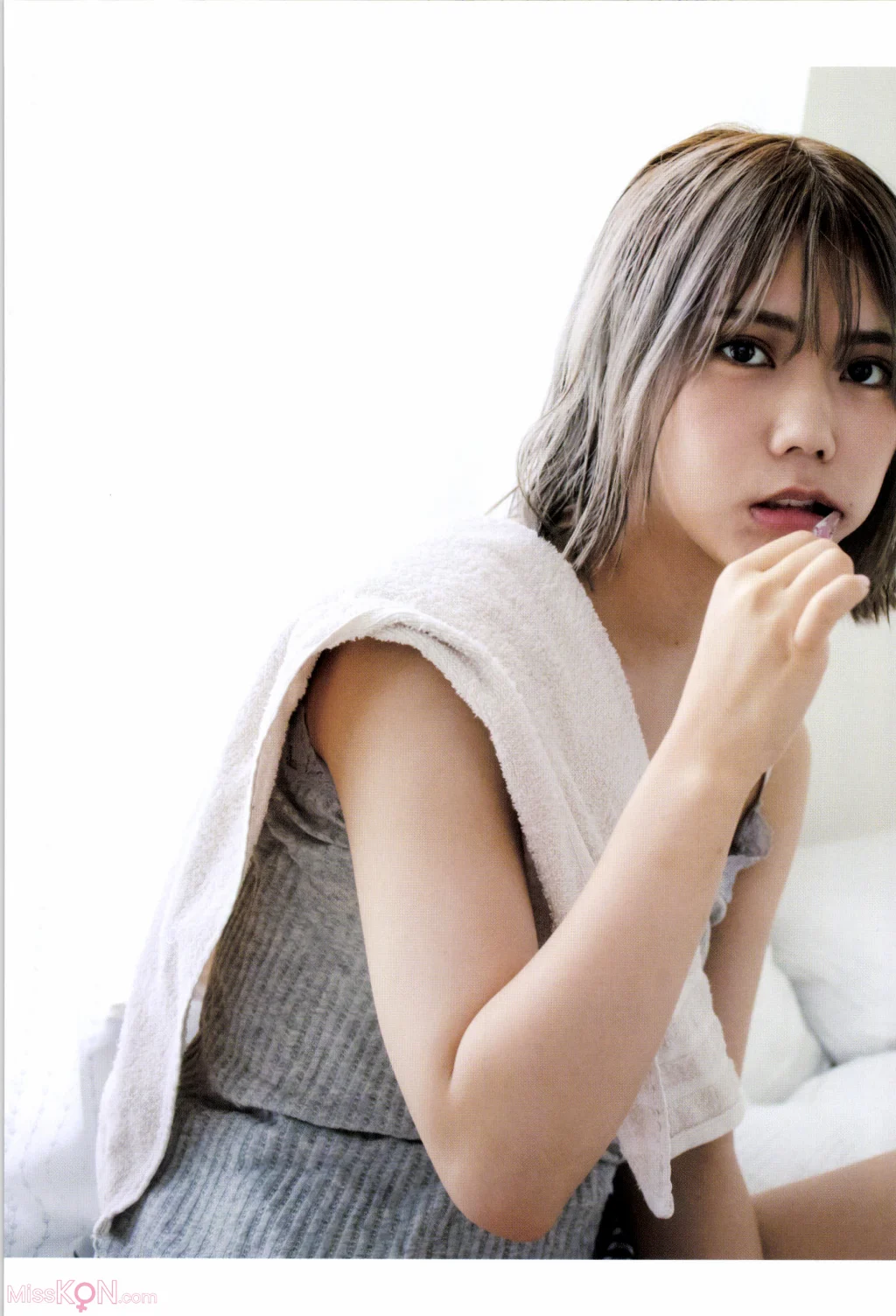 [JP] Hina Kawago (川後陽菜): インタビューフォトブック (194 photos)