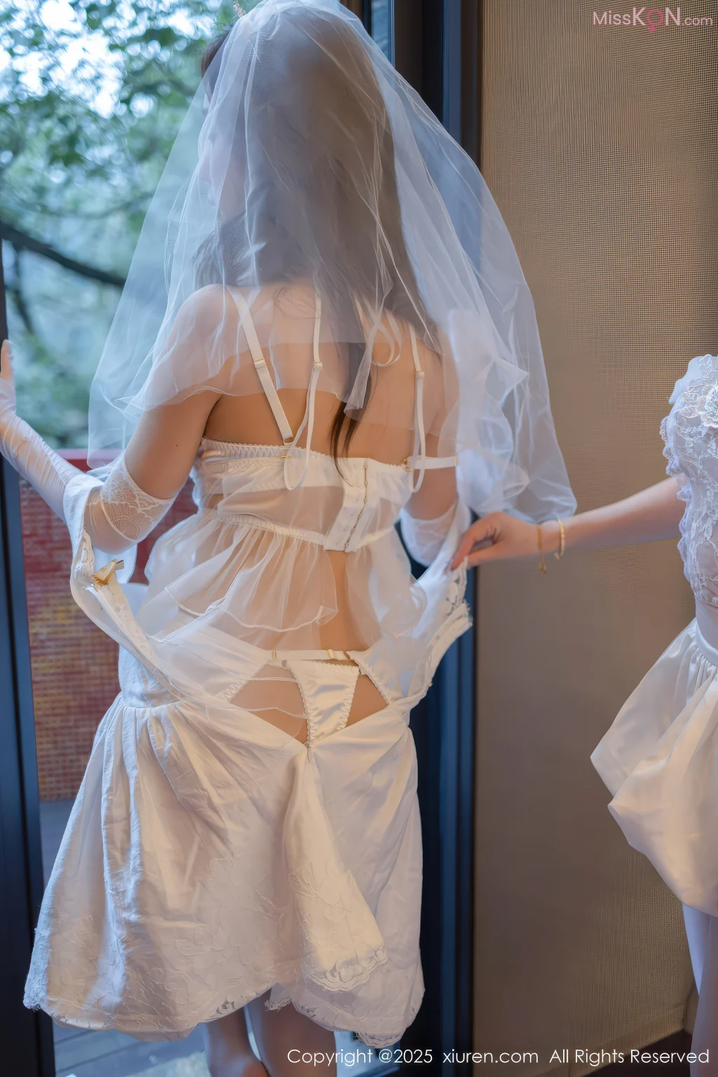 XIUREN No.11184: 桃桃·夭夭twins (82 photos)