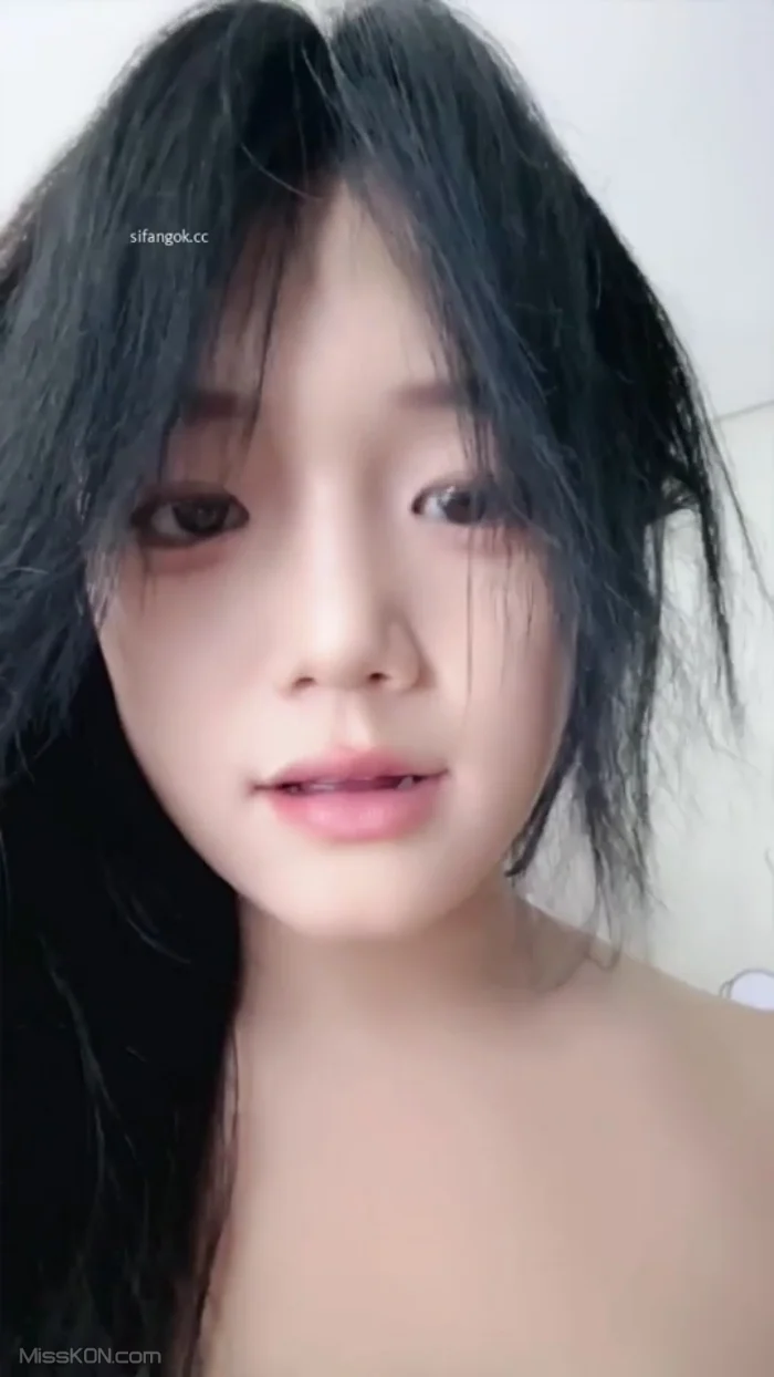 e懒得喷: 危险纯欲体 G奶女大生裸舞 (44 photos + 10 videos)