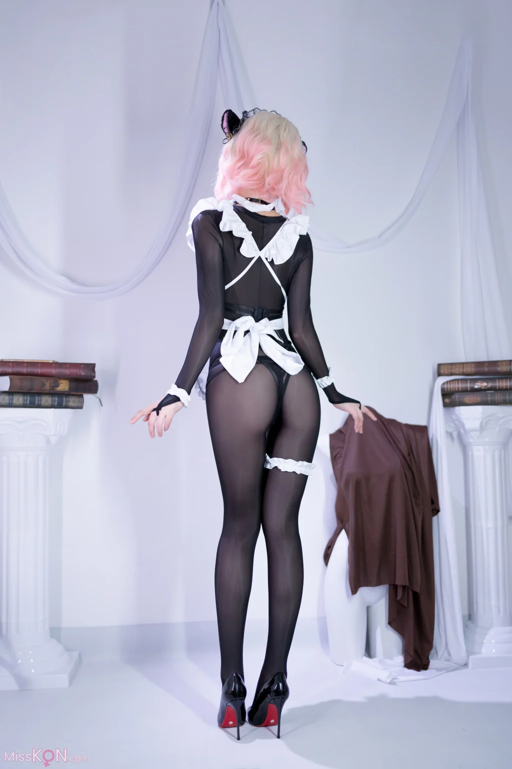 Coser@千反田鹿子: 私房 黑丝女仆 (39 photos)