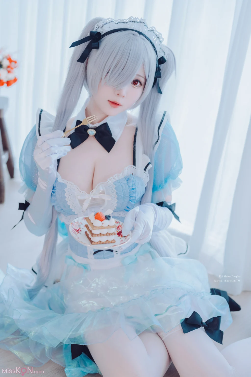 Coser@霜月shimo: Cinderella Maid NIKKE 灰姑娘女仆装 VOL.2 (33 photos)