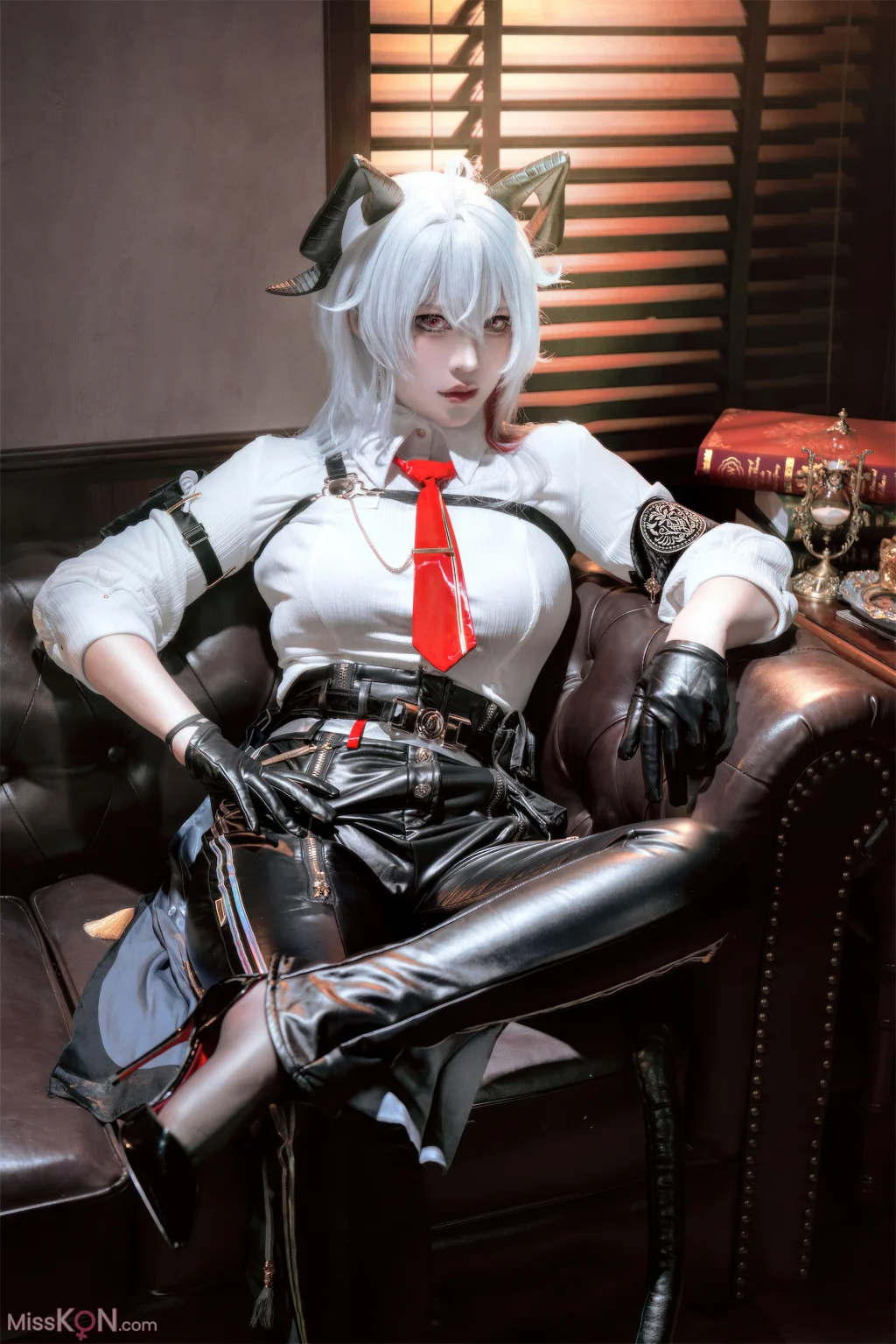 Coser@半半子: 鸣潮 赞妮 (57 photos)