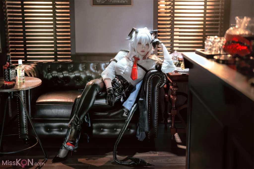 Coser@半半子: 鸣潮 赞妮 (57 photos)