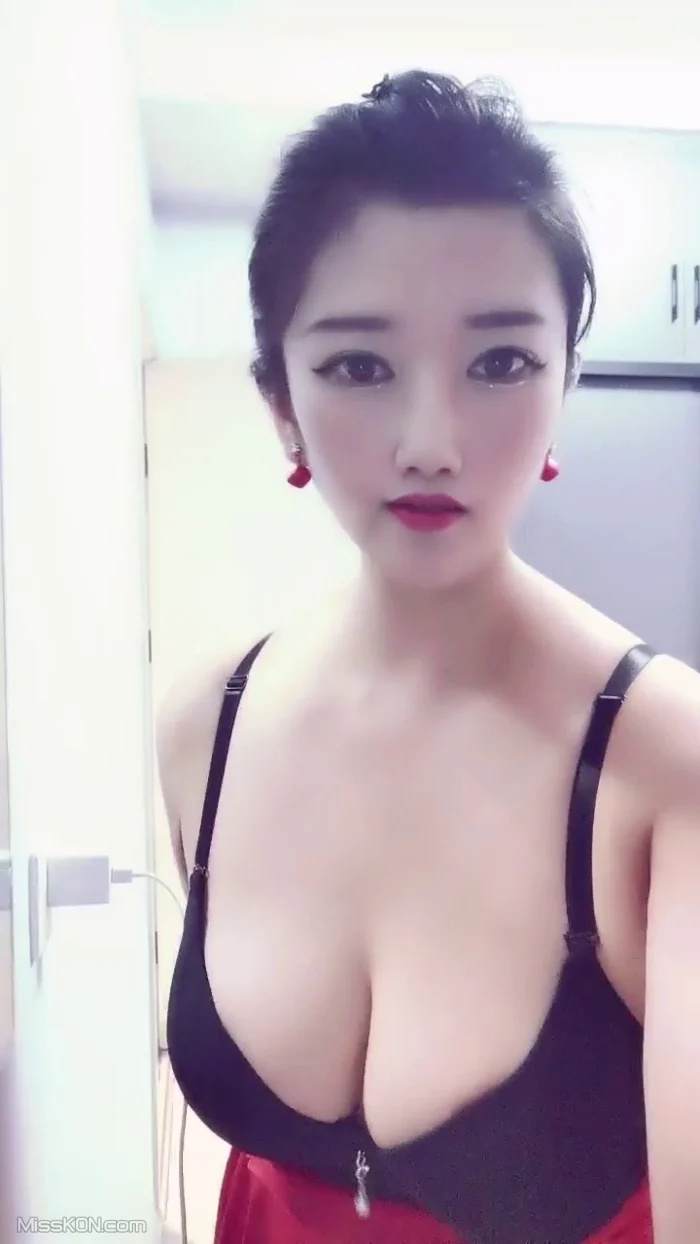 诗诗很大的: 新人巨乳美少女下海 (33 photos + 3 videos) – Page 2