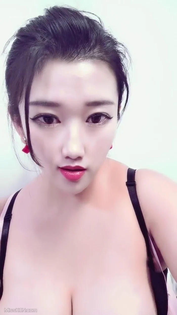 诗诗很大的: 新人巨乳美少女下海 (33 photos + 3 videos) – Page 2