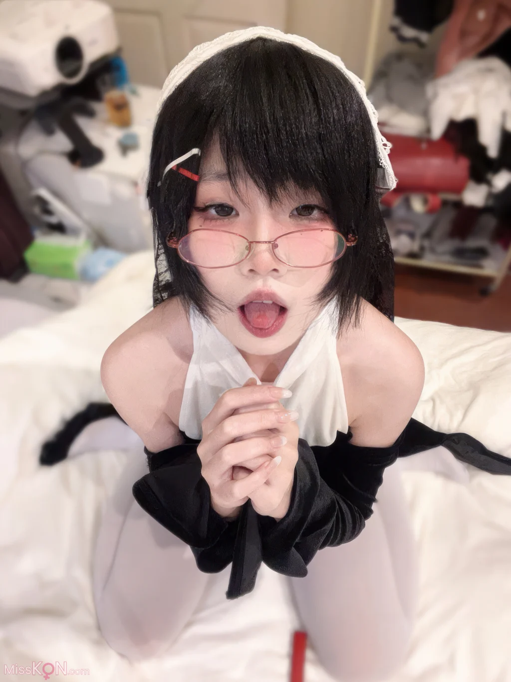 Coser@清水凪: 修女的祷告 (18 photos + 1 video)