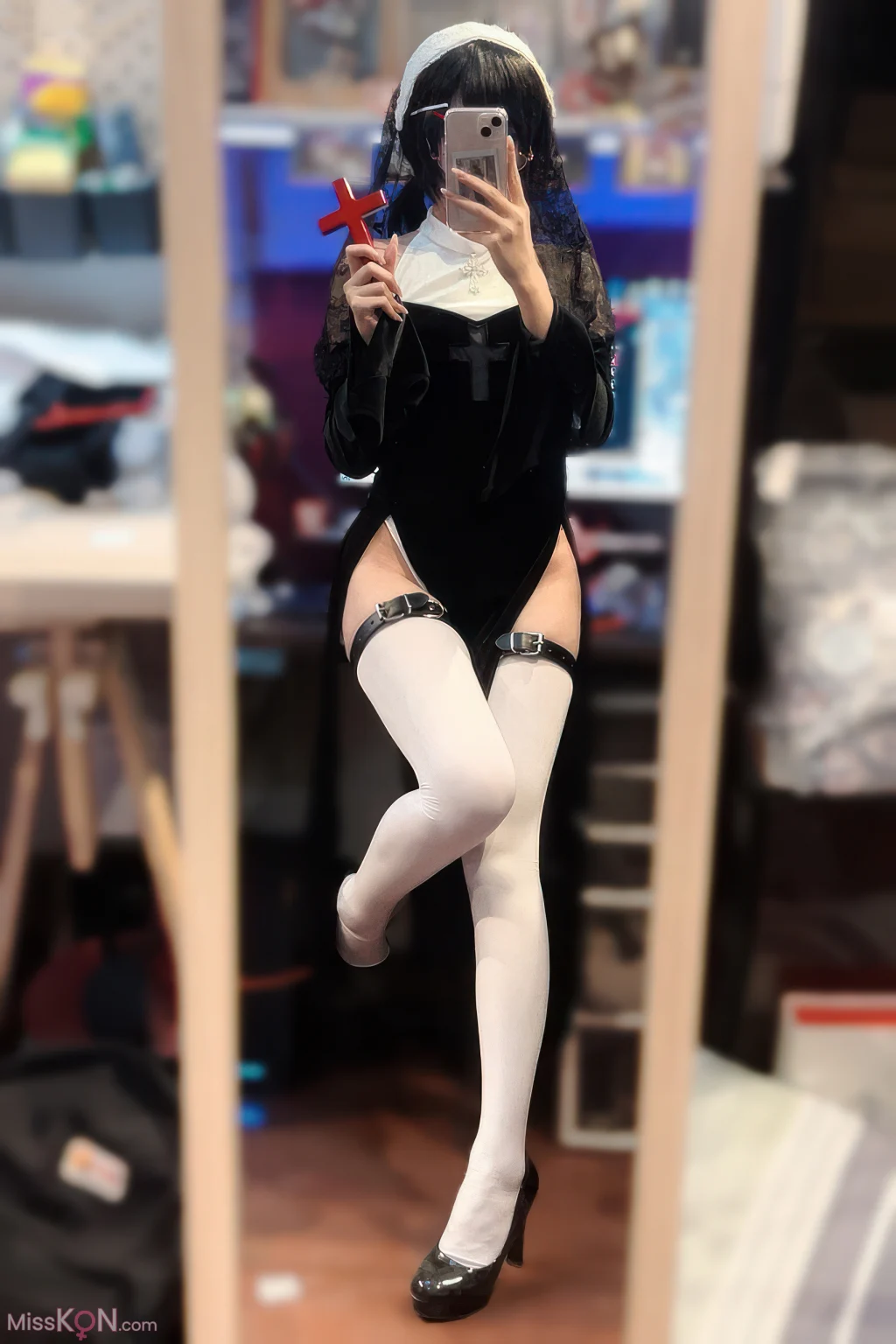 Coser@清水凪: 修女的祷告 (18 photos + 1 video)
