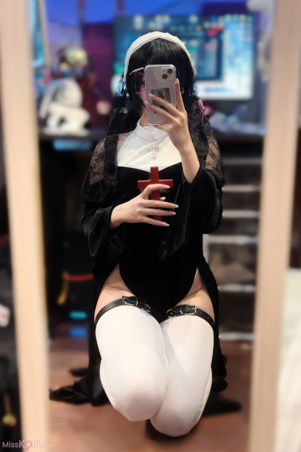 Coser@清水凪: 修女的祷告 (18 photos + 1 video)