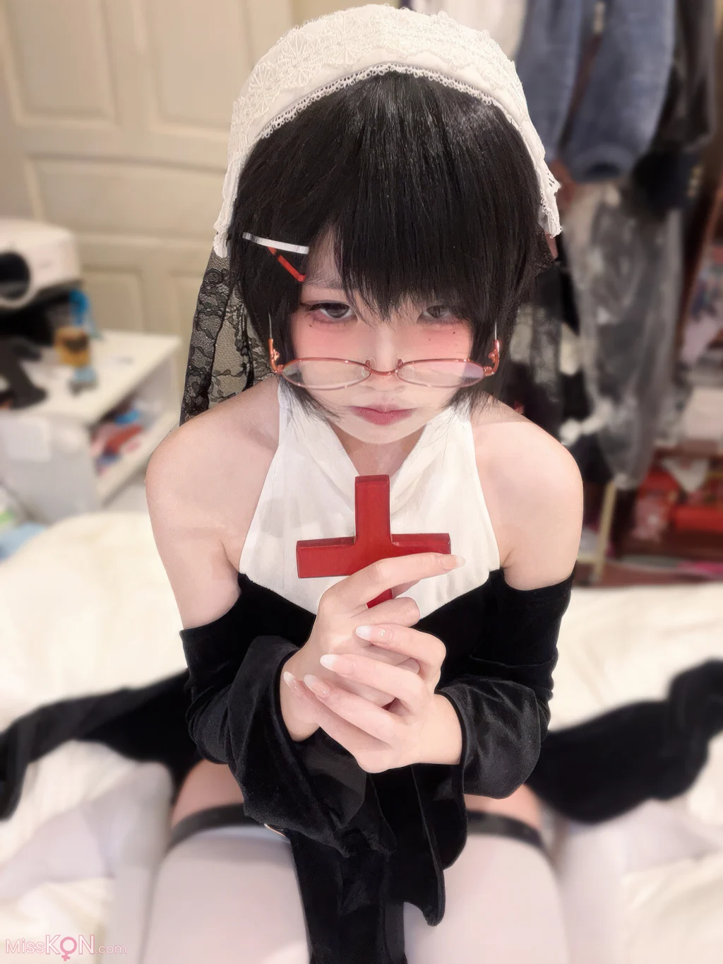 Coser@清水凪: 修女的祷告 (18 photos + 1 video)