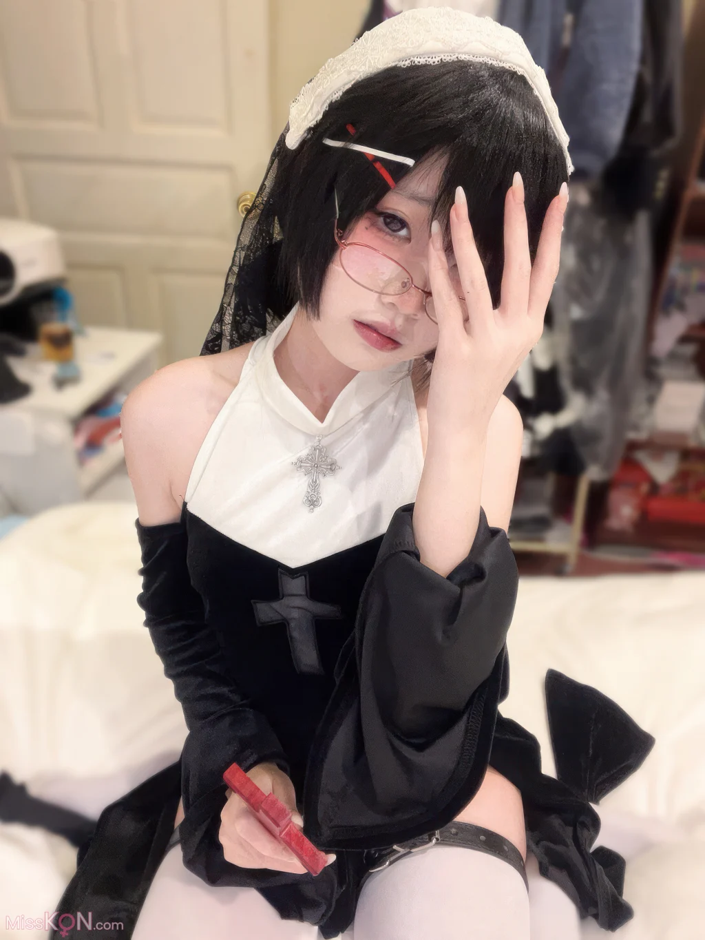 Coser@清水凪: 修女的祷告 (18 photos + 1 video)